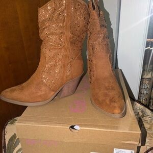 Sugar Tan Embellished Heeled Boots